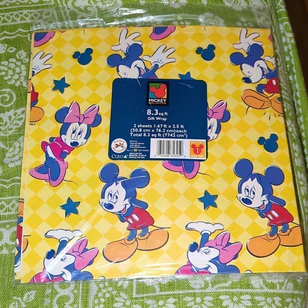 Disney Minnie and Mickey mouse vintage wrapping paper 🆕